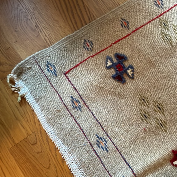 Handmade Moroccan rug - Picture 3 of 6